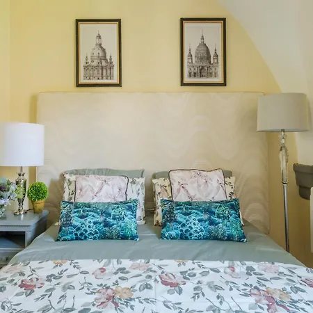 Comfortable Convenient With Garden Views Apartman