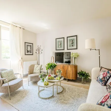 Comfortable Convenient With Garden Views Apartman *