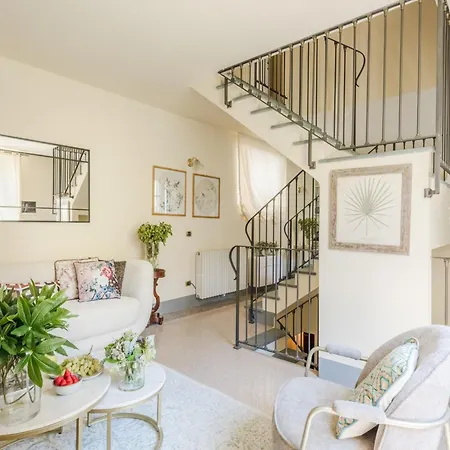 Apartman Comfortable Convenient With Garden Views Lucca