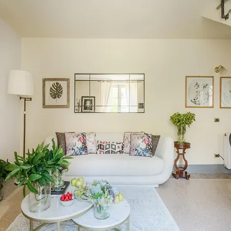 Comfortable Convenient With Garden Views *