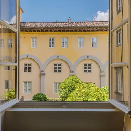 Comfortable Convenient With Garden Views Apartman *