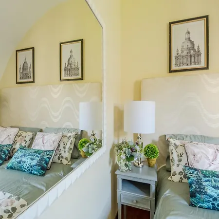 Comfortable Convenient With Garden Views Lucca