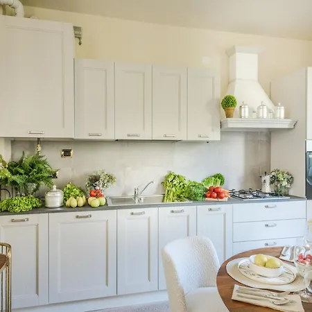 Apartman Comfortable Convenient With Garden Views