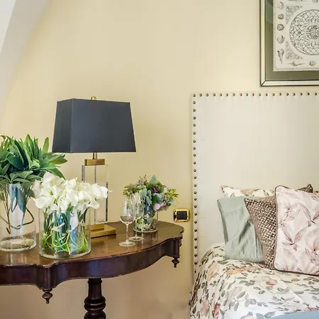 Comfortable Convenient With Garden Views