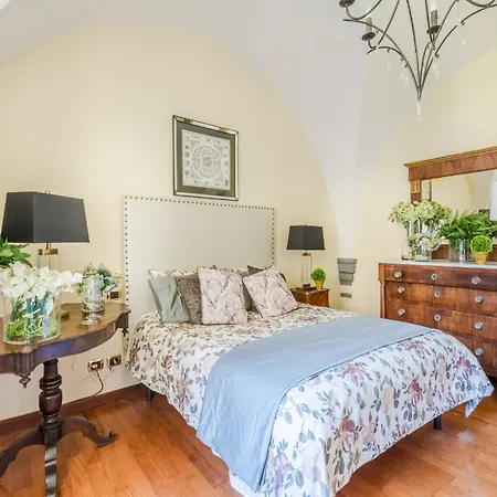 Apartman Comfortable Convenient With Garden Views